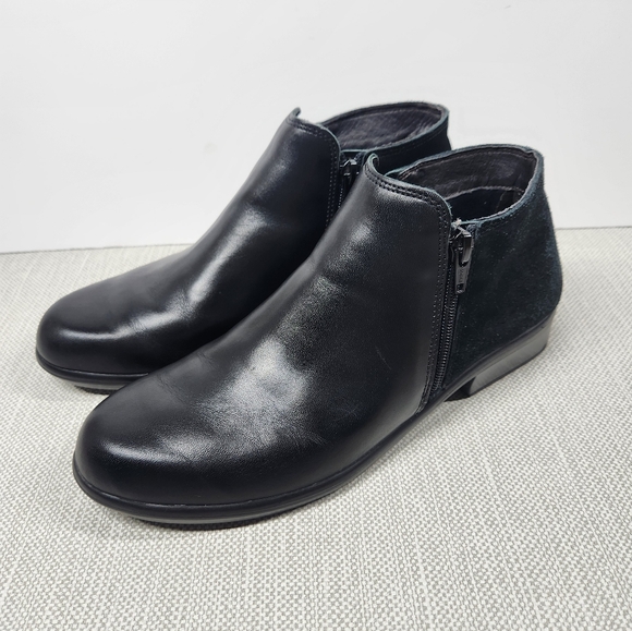 Naot Helm Size 8 Black Ankle Boot Leather Suede Side Zip Bootie Comfort EU 39 - Picture 3 of 15